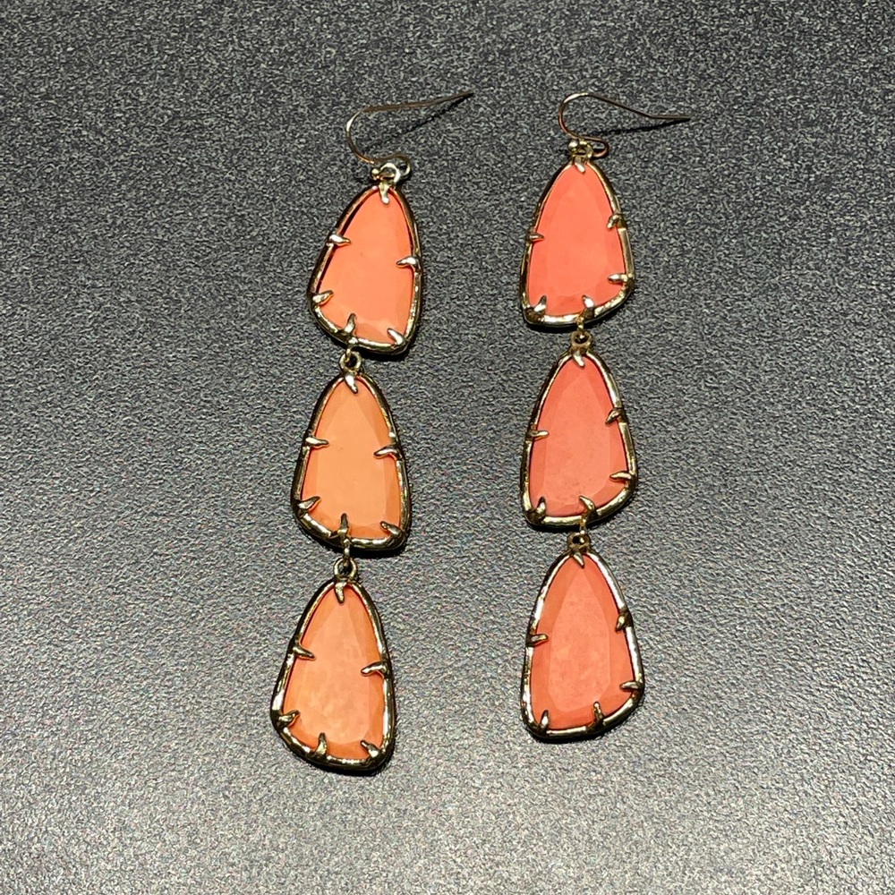 EUC Kendra Scott Coral Lillian earrings set in gold